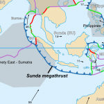 Detailed map in English showing the tectonic plates with their movement vectors, with label added for Sunda megathrust.